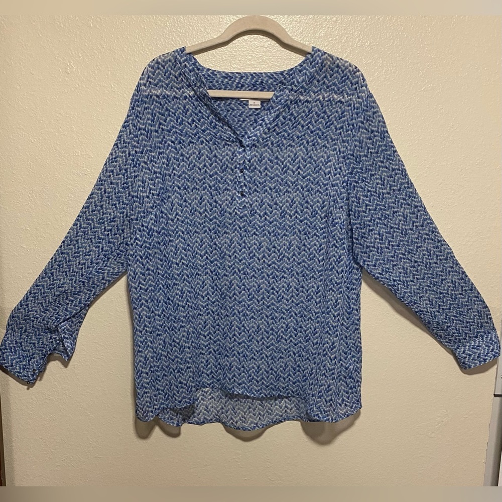 Liz Claiborne Blue & White Semi-Sheer Blouse | Long Sleeve Partial Button Top 1X - Picture 2 of 5